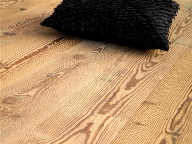 Parquet massif en bois ancien
